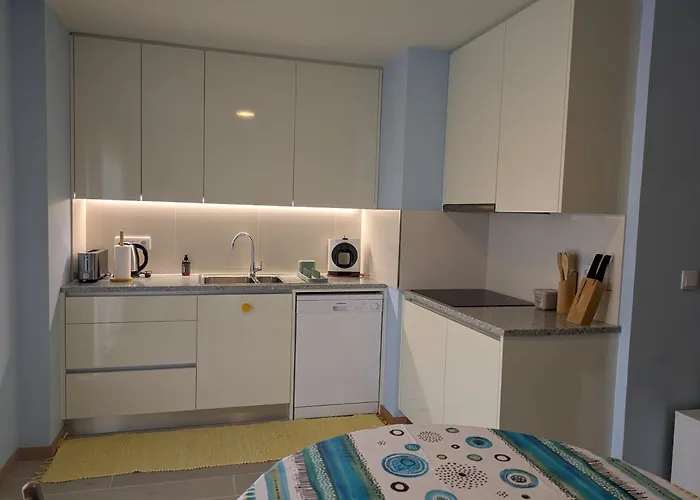 Apartamento T2 Na Da Com Varanda - Yellow Door